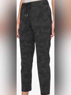 Lululemon On the Fly 7/8 Pants